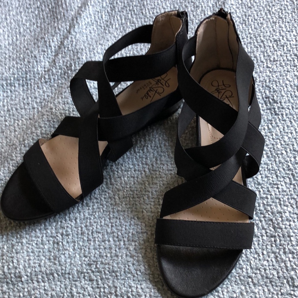 Sandals - Picture 2 of 4